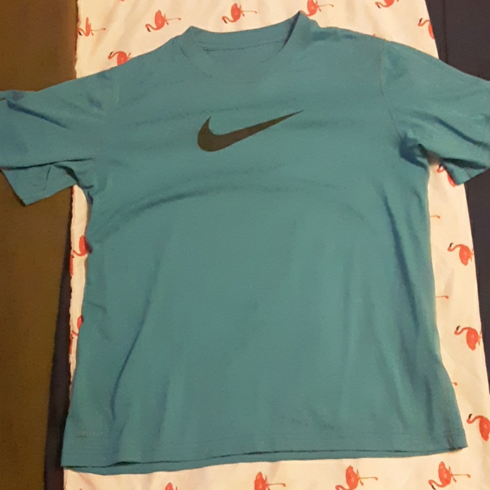 Nike kids shirt